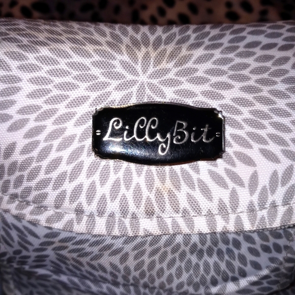 Grey Lilly Bit diaper or miscellaneous bag - Picture 3 of 9